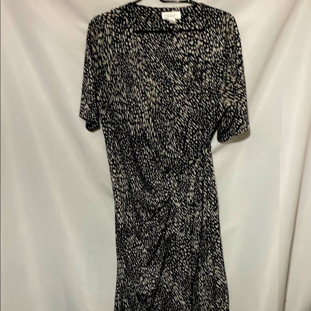 Motherhood Maternity size large Black and White‎ Sheath Wrap Midi Dress soft EUC